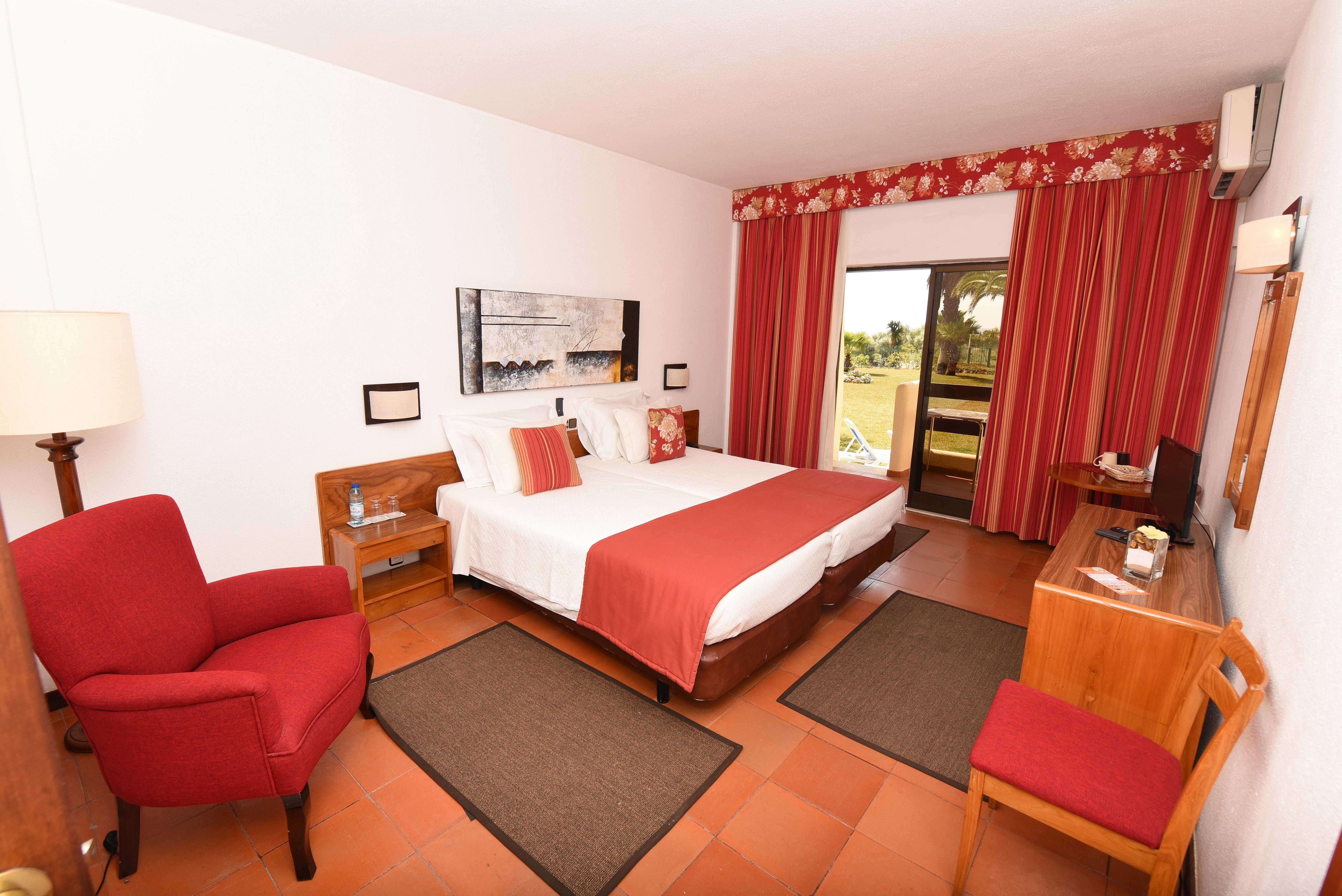 Praia Da Lota Resort - Beachfront Hotel Manta Rota Buitenkant foto