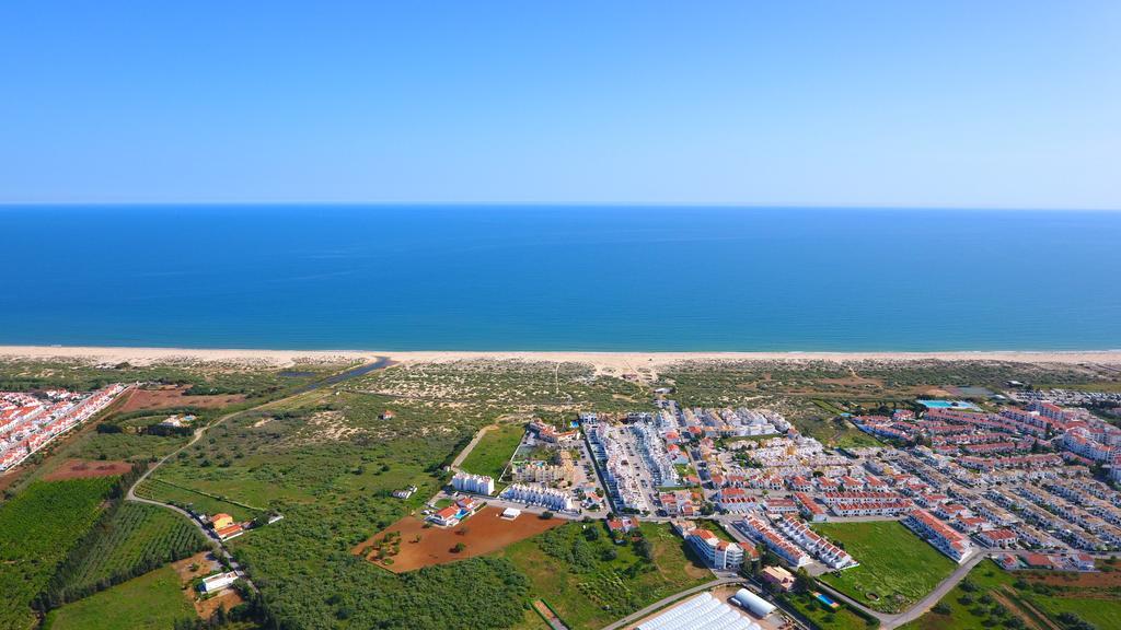 Praia Da Lota Resort - Beachfront Hotel Manta Rota Buitenkant foto