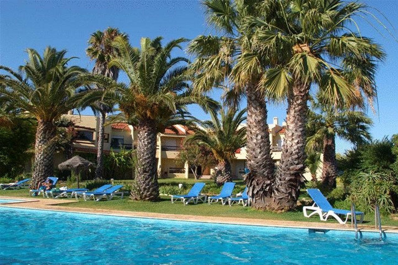 Praia Da Lota Resort - Beachfront Hotel Manta Rota Buitenkant foto