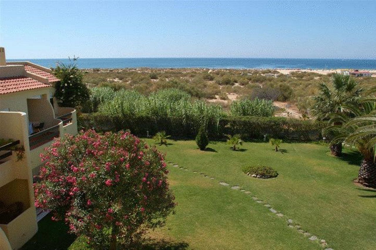 Praia Da Lota Resort - Beachfront Hotel Manta Rota Buitenkant foto